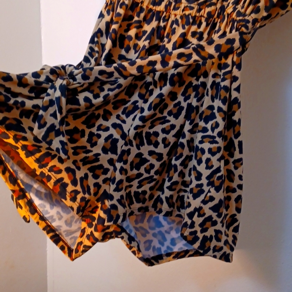 ROMPER- Entro Leopard Print Romper Size L SHORTS